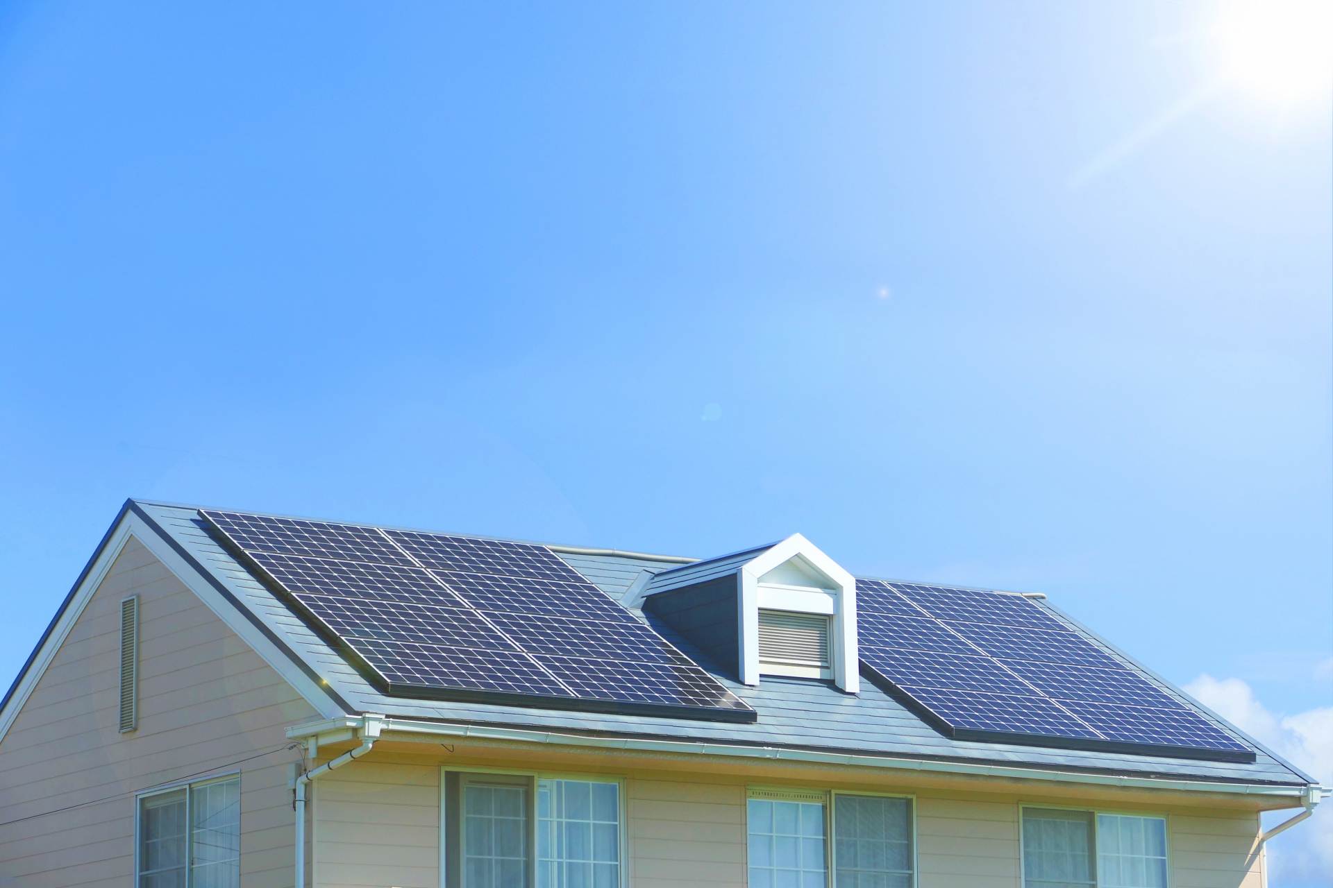 埼玉県で住宅用太陽光発電の業者をどう探す？紹介サイト・直接相談・比較の進め方